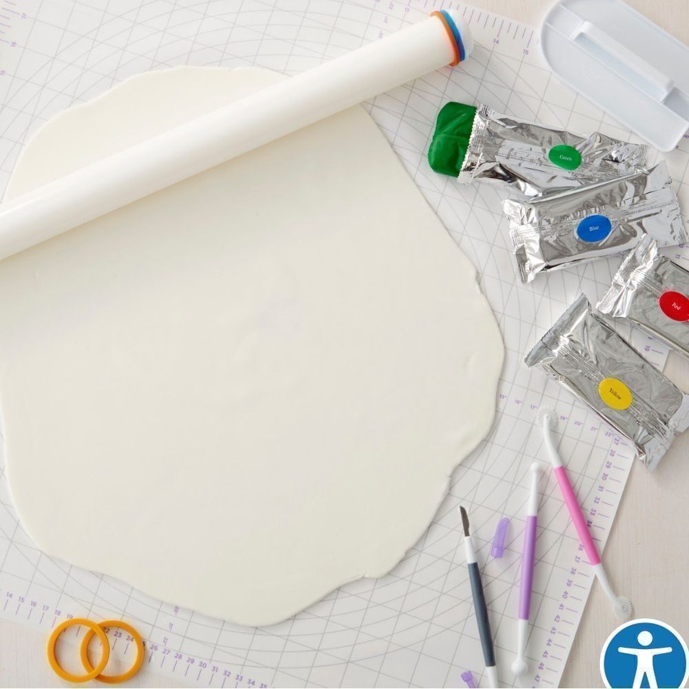 Wilton Fondant or Pizza Measuring Mat Curcle Roll Out Plastuc 23.8 in. x 23.3 in